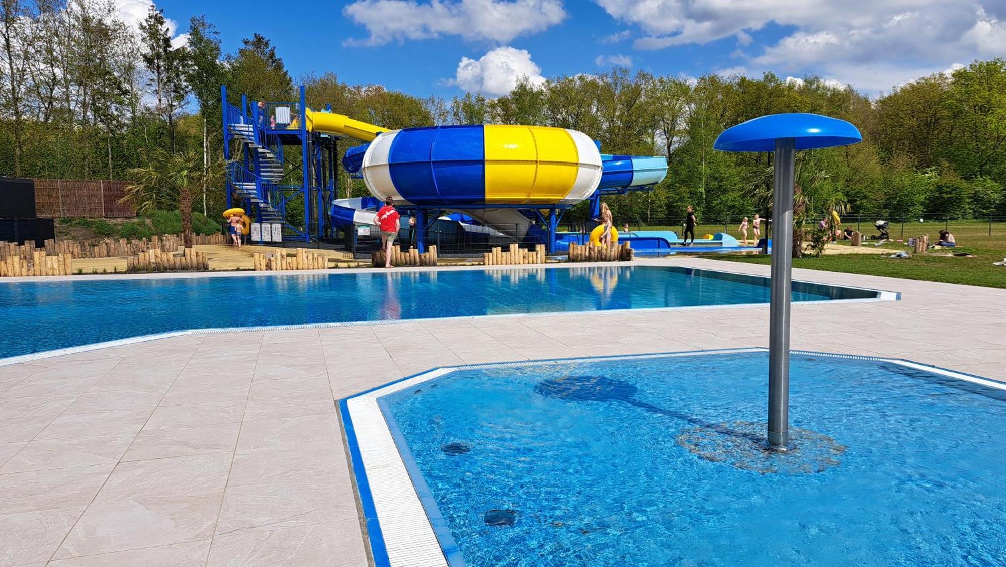 Comfortabel 4-Persoons Chalet Paasloo エクステリア 写真